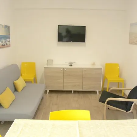 Casa Di Giusy Al Mare * 阿尔玛·迪·塔吉亚