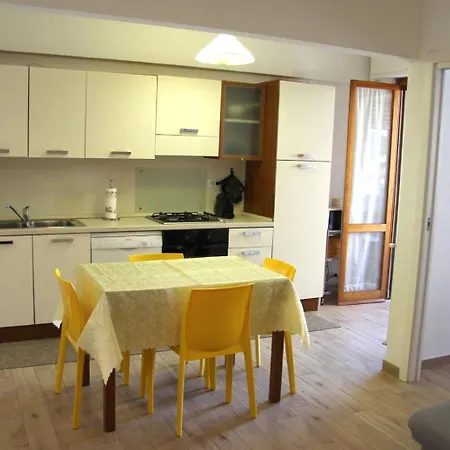 公寓 Casa Di Giusy Al Mare 阿尔玛·迪·塔吉亚
